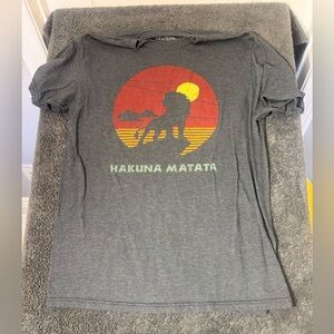 Disney Lion King Hakuna Matata Grey Heather T-Shirt- Size M